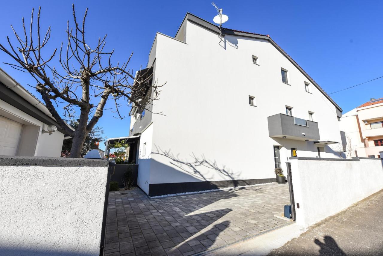 Apartments Lecija 扎达尔 外观 照片