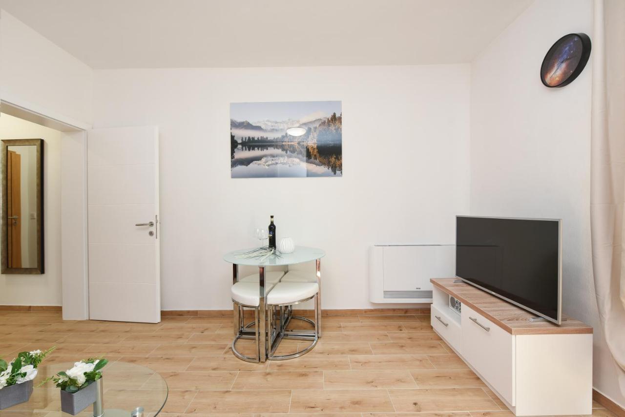 Apartments Lecija 扎达尔 外观 照片